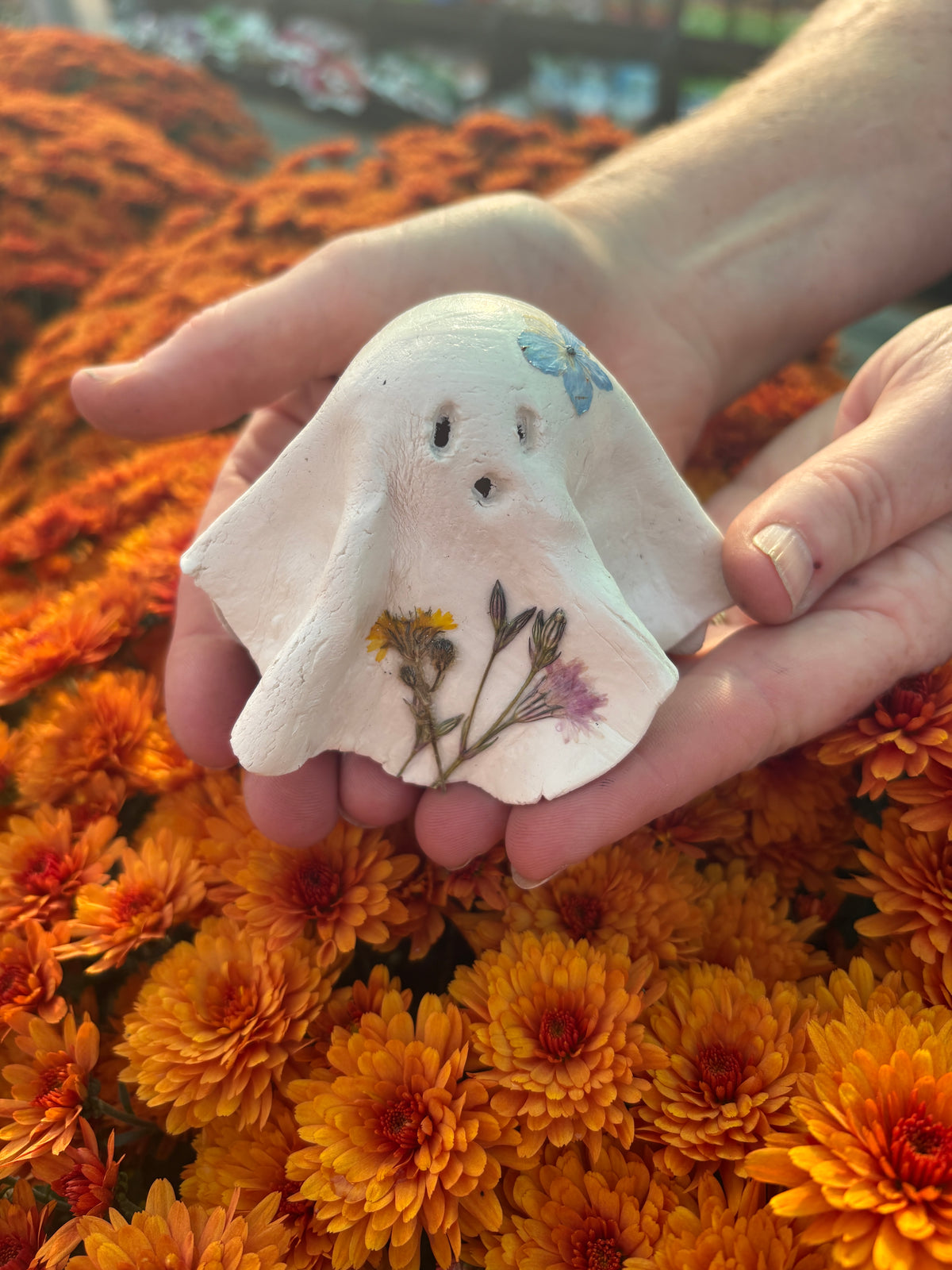 Kids Pressed Flower Ghosts 10/24 @10AM